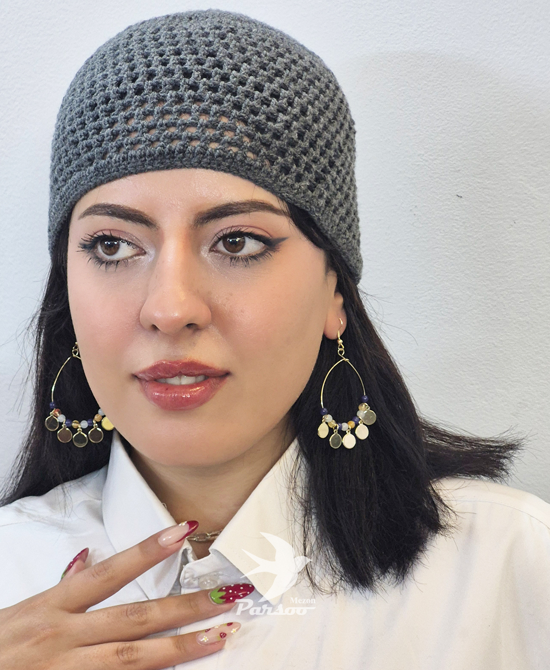 کلاه لئونی دستبافت زنانه طوسی رنگ با کاموای درجه یک – مدل زمستانی شیک و خاص